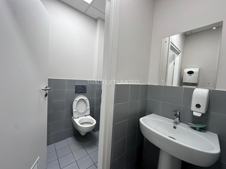 Stradal.Vad. Orice activitate comerciala. - 5