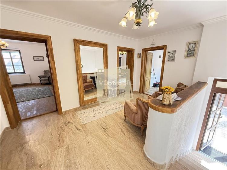 Casa ultracentrala complet renovata 6 camere 3 bai Cisnadioara - 21