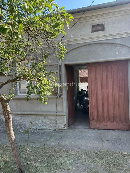 Casa de vanzare la sosea in Girbovat, langa Bozovici, 5 camere - 2