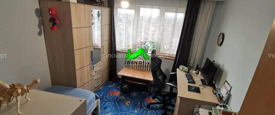 Apartament de vanzare  3 camere zona Vasile Aaron - 3