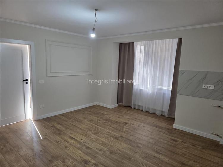 Apartament 3 camere, Splaiul CrisaneI,Oradea - 2