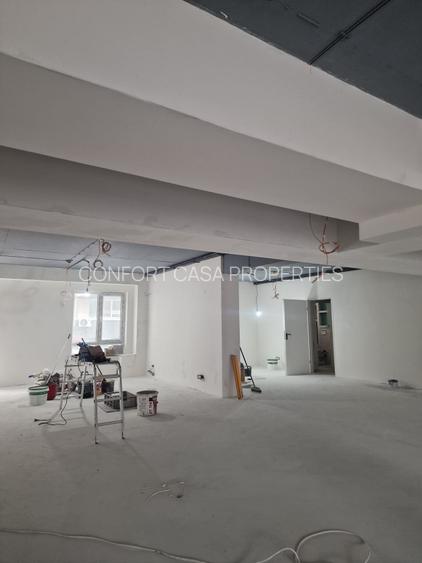 Spatiu comercial/birouri - Sos. Oltenitei - 195 mp -bloc nou - centrala termica - 8