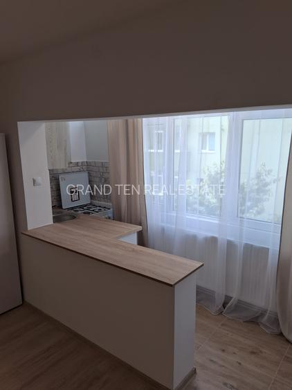 Vanzare garsoniera transformata in 2 camere. renovata, centrala proprie, etaj 1 - 4