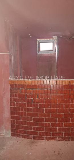 Noblețe Arhitecturală și Oază Verde: O Moștenire Vie cu Grădină Privată - 18