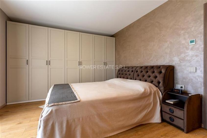 Casa cu dotari premium si finisaje de calitate ,Demisol +Parter+Etaj situata in - 12
