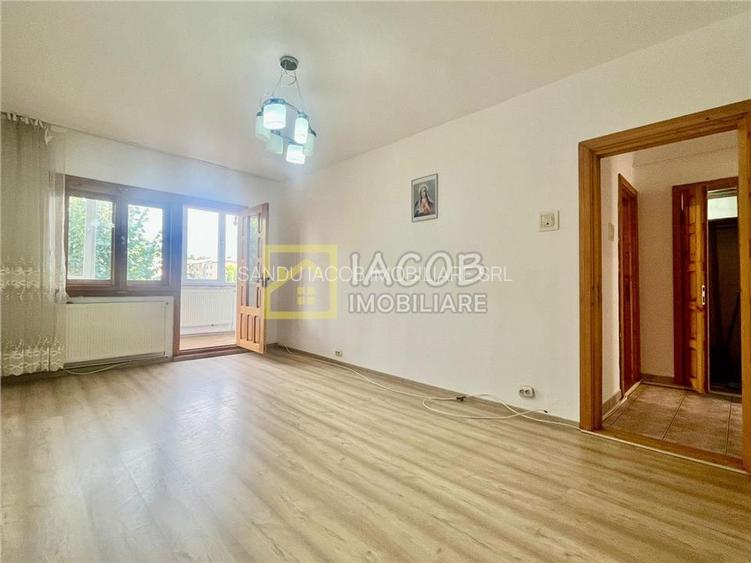 Apartament cu 3 camere de inchiriat, Comanesti, jud. Bacau - 16