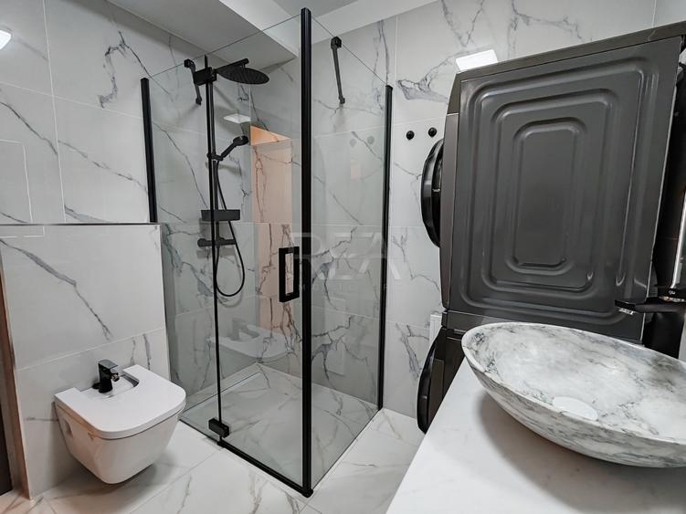 2 camere, et 2/11, 66 mp, parcare-Moghioros Park