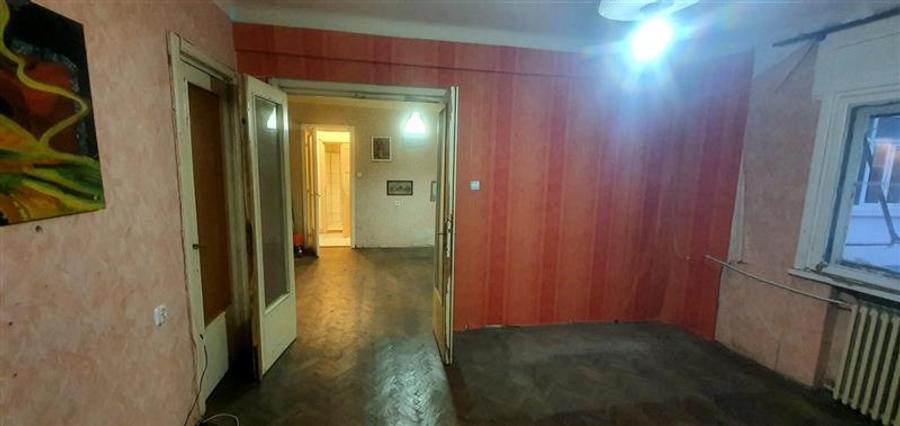 Apartament 3 camere Piata Sfanta Vineri