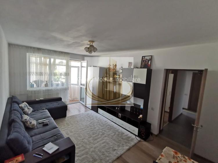 Vând apartament cu trei camere confort 1