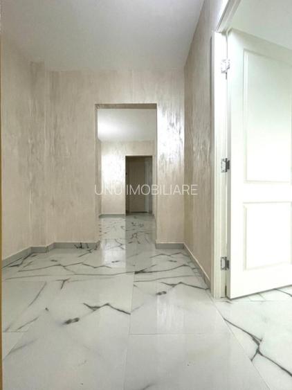 Etaj 2 - Alexandru - Bulevard -  3 camere decomandat - geam la baie - renovat - 6