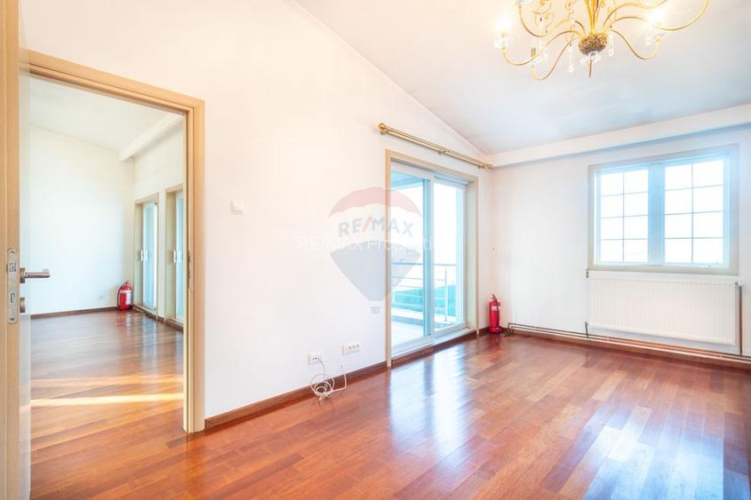 Vanzare Vila 5 camere cu semineu, piscina si priveliste lac piscicol - 8