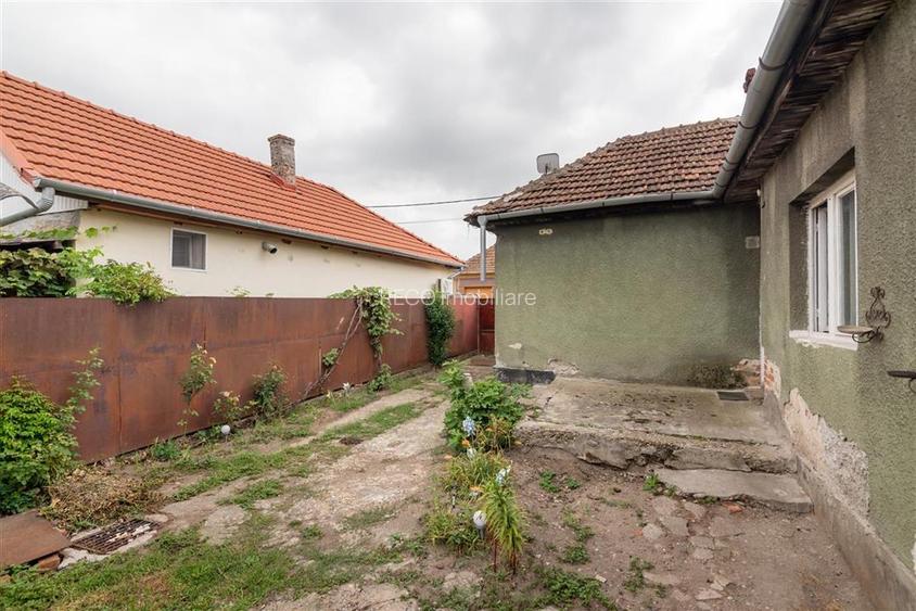 Casa renovabila cu teren de 620 mp in Cantemir - 4