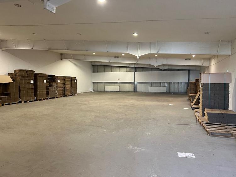 Hale si spatiu showroom ,depozitare si productie 2176 mp.Militari - Iuliu Maniu