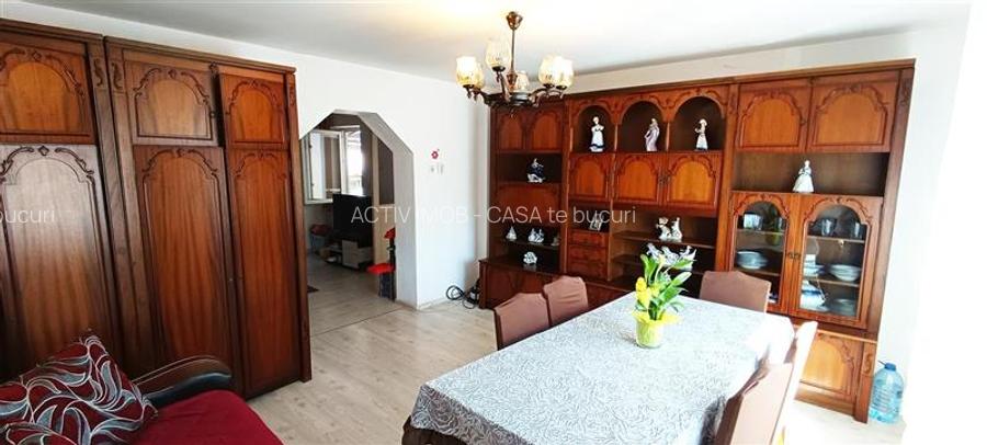 MOLDOVA NOUA, zona centrala, Casa 4 camere, 2 bai si garaj - 2