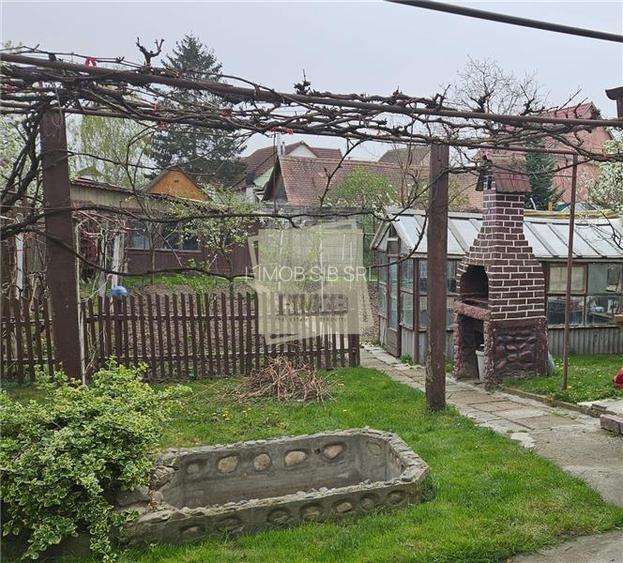 Casa cu 5 camere 2 bai garaj si 460 mp teren in Turnisor - 11