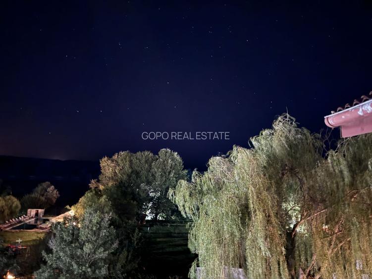 Hotel 25 camere 100 m deschidere DELTA DUNARII teren 12000 mp acces auto - 13