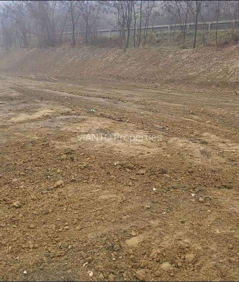Teren extravilan | 3700 mp | Utilitati in zona | Investitie cu potential - 4