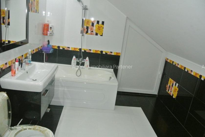 Casa cu arhitectura si finisaje deosebite, zona Trivale, teren 750mp, piscina - 16