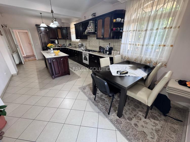 Casa deosebita sector 4 P+1+M. 6 cam.Util 418mp. Teren 1638mp - 59