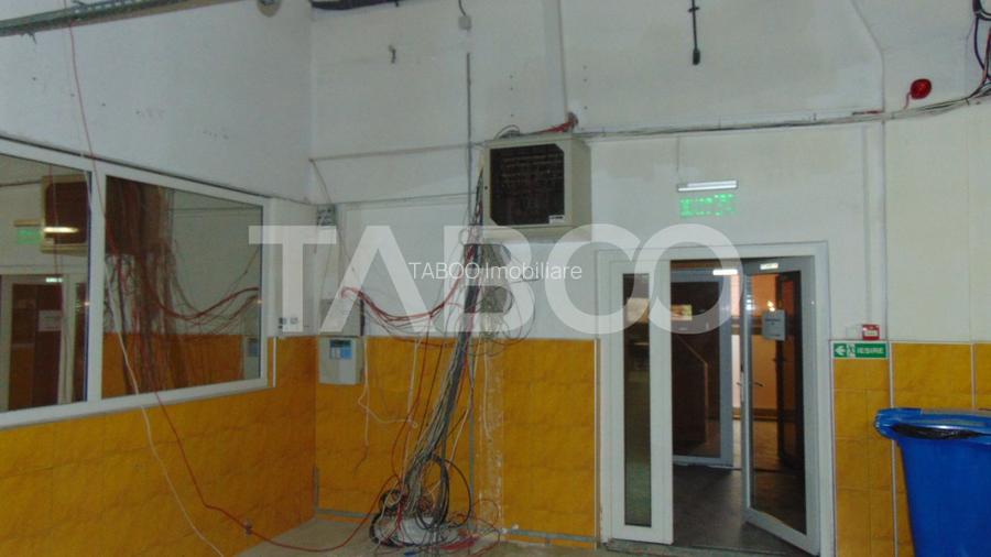 Hala generoasa amenajata pretabila productie Sibiu - 11