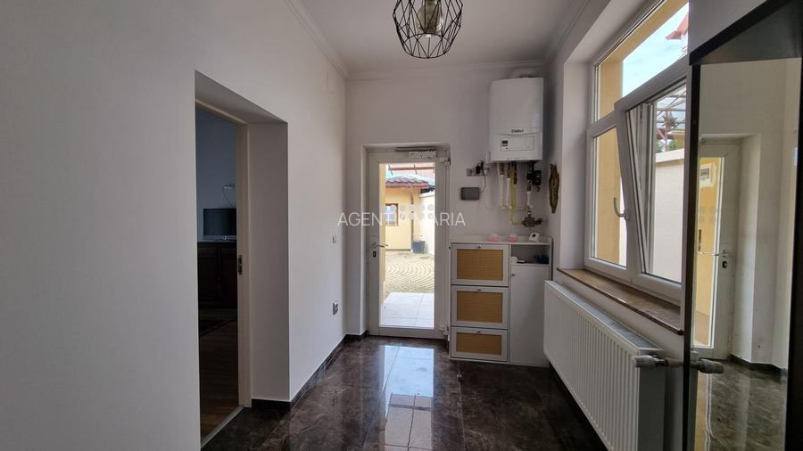 Casa de inchiriat situata semicentral - 3