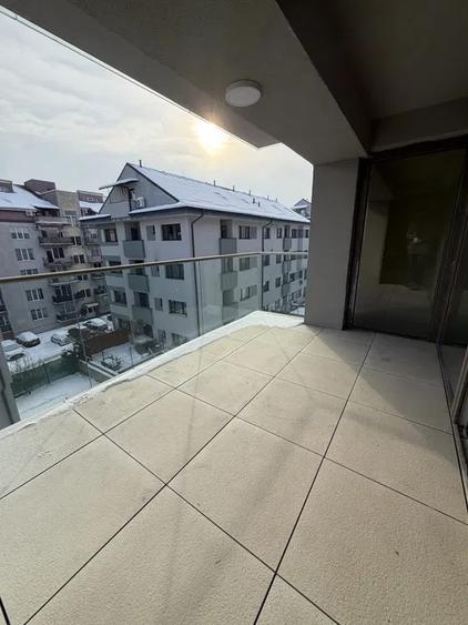 Apartament 3 camere, 2 bai, balcon, bloc nou, Borhanci