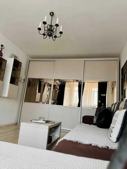Apartament 2 camere, semidecomandat, 54 mp, metrou, ac, 1 Mai - 3