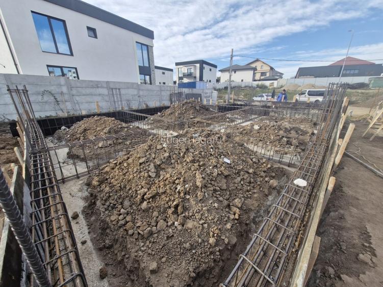 Vila lux, str Pădurii-Lebada, 5 camere, 3 bai, curent 380 kw, COMISION  0padurii - 12