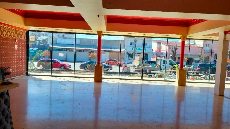 DE ÎNCHIRIAT: Spațiu Comercial 344 mp  - 6