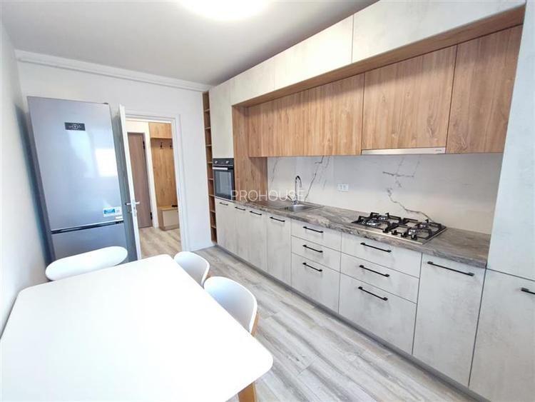 Bloc nou - langa Universitatea Bacovia - 2 camere - mobilat si utilat nou - 8