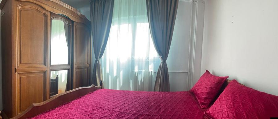 Proprietar, inchiriez apartament 3 camere, Bdul. Tineretului - 5