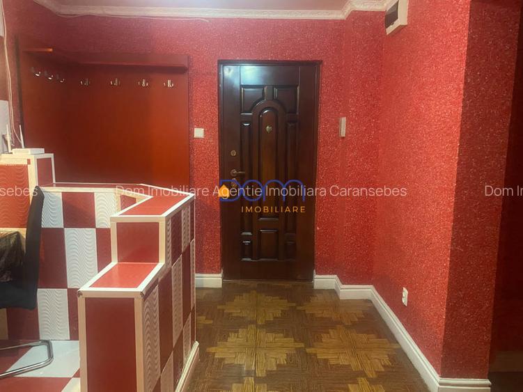 De vanzare apartament 3 camere decomandat, parter - 8