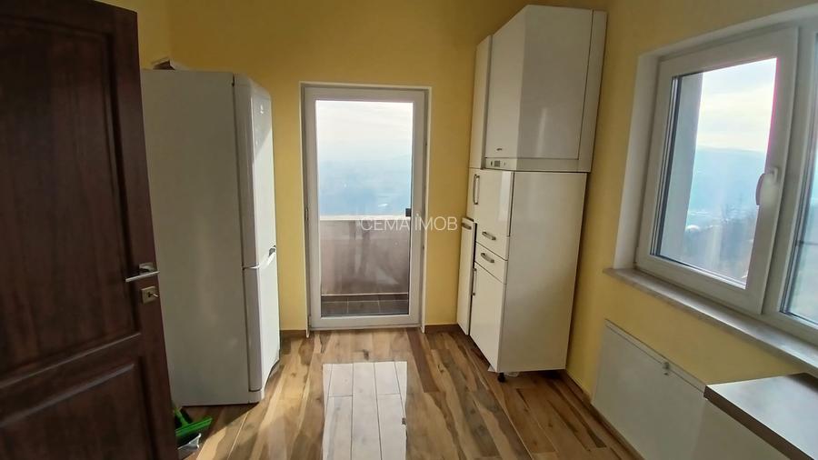 Casă cu 4 apartamente independente în Grigorescu , 260 mp - 6