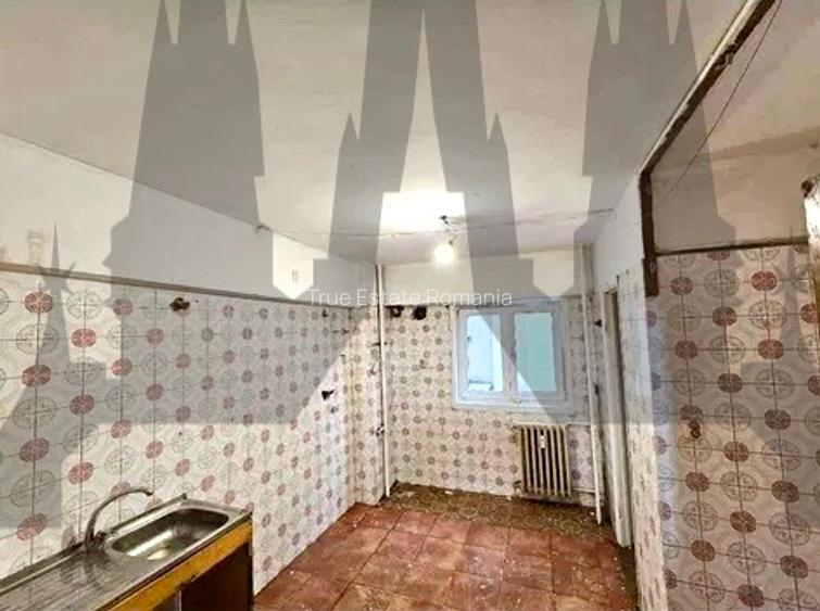 Apartament de vanzare in imobil dupa '80 cu loc de parcare in curte - 2