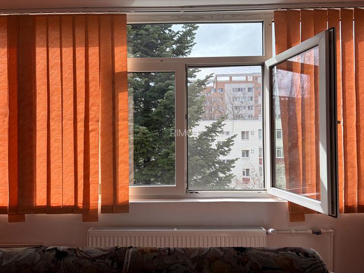 Apartament spatios cu trei camere, Piata Straduintei, 115.000€ - 3