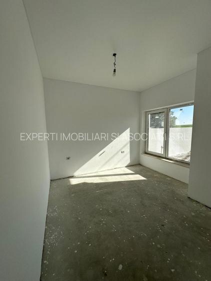 Casa compusa din 4 camere de vanzare, situata in Valu lui Traian - 13