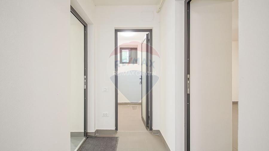 La poalele Tâmpei — vilă contemporană în Schei - 10
