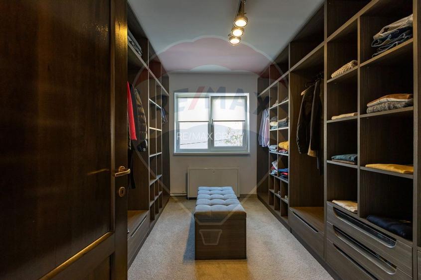 Casă/Vilă duplex cu 5 camere de vânzare, strada 9 Mai- zona Centrală - 13