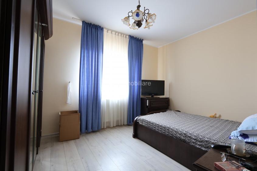 Casa de vanzare in Rediu – Spatiu Generos pentru Doua Familii - 10