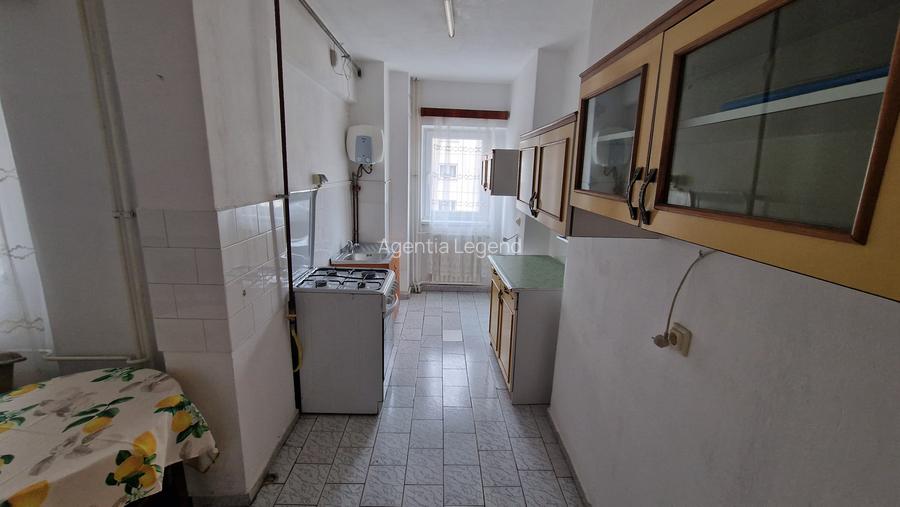 Garsoniera spatioasa zona 13 Decembrie - 7