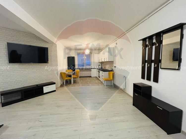 Apartament - Prima inchiriere - 3 camere si balcon - zona Hipodrom - 12