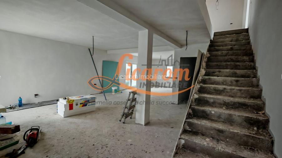 Vila LUX Parter+Etaj(stil mediteranean) in Sanpetru Calea Harmanului - 11