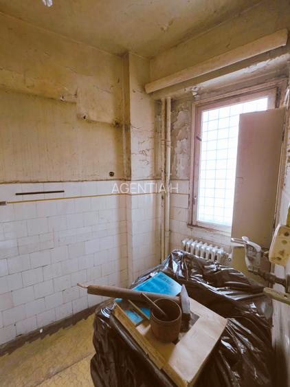 Caderea Bastiliei, apt. 2 camere, etaj 1, balcon,50mp, pe lista de U 3 - 30