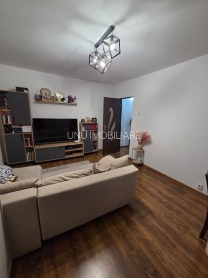 Etaj 3 - Alexandru - Zimbru - 2 camere - mobilat + utilat - 4