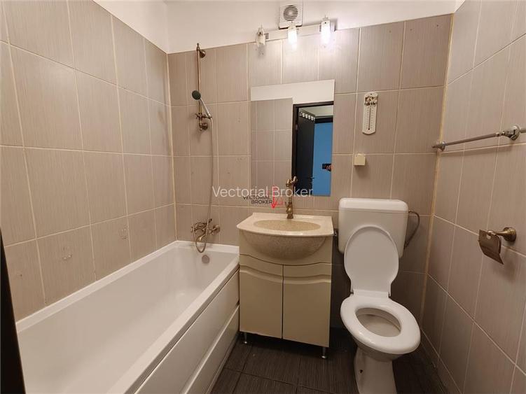 3 camere decomandat, renovat complet, etaj 2/4, Titan - Ozana - 9