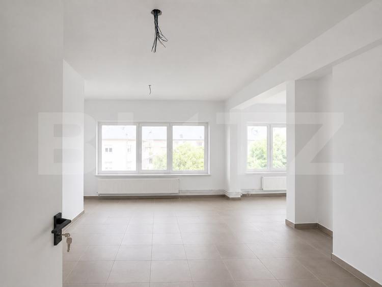 Spațiu de birouri modern, 300 mp, compartimentare eficientă ZONÃ ULTRA-CENTRALÃ
