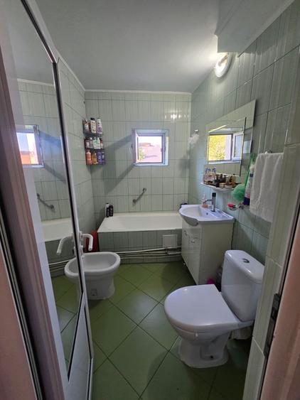 Apartament TÂRGU CUCU | 3 camere, semidecomandat, 68 mp total, mobilat