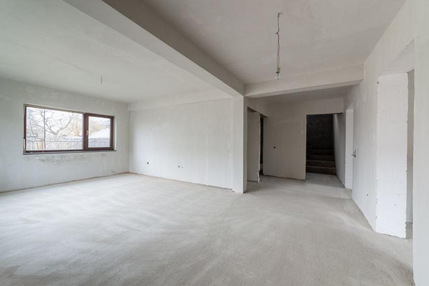 Casa sptioasa cu potential real in Maracineni la 5 pasi de Pitesti-Arges!