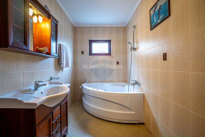 Proprietate deosebita de vanzare in Busteni - Pensiune + Duplex - 7