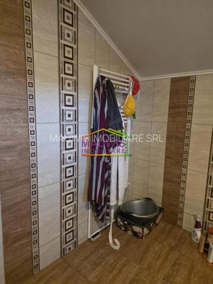 Vila Chitila Gara- 3 apt cu intrari separate -cu centrala - 6